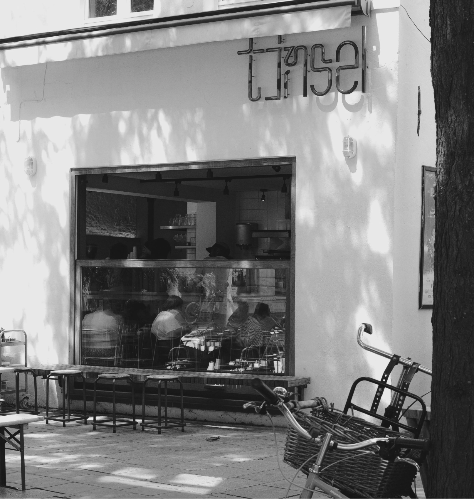 Tinsel — foto 2